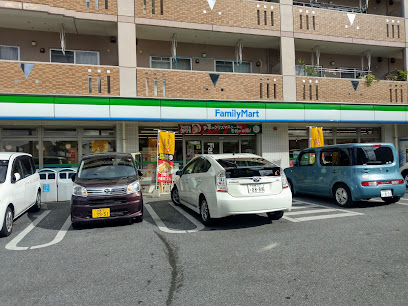 コンビニ　ファミリーマート 中城南上原店（コンビニ）まで1918m