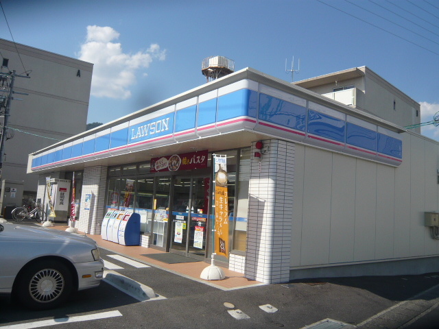 コンビニ　ローソン広島祇園六丁目店（コンビニ）まで371m