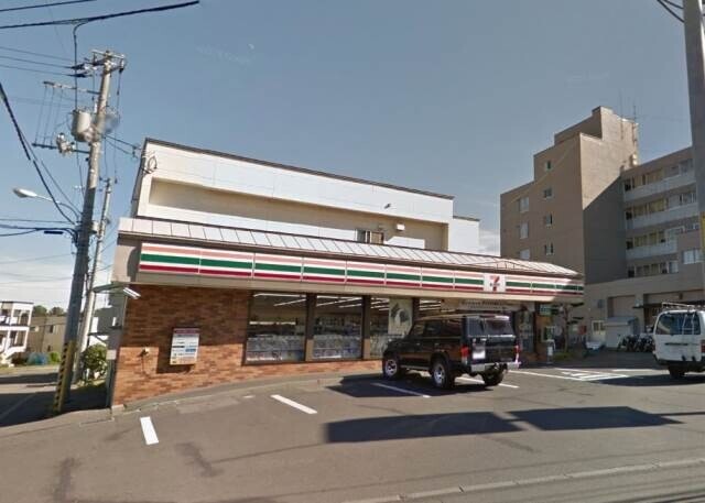 コンビニ　セブンイレブン月寒2条店（コンビニ）まで249m