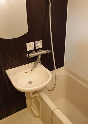 洗面設備　別部屋の画像を使用しております。