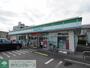 コンビニ　ファミリーマート草加稲荷店（コンビニ）まで520m