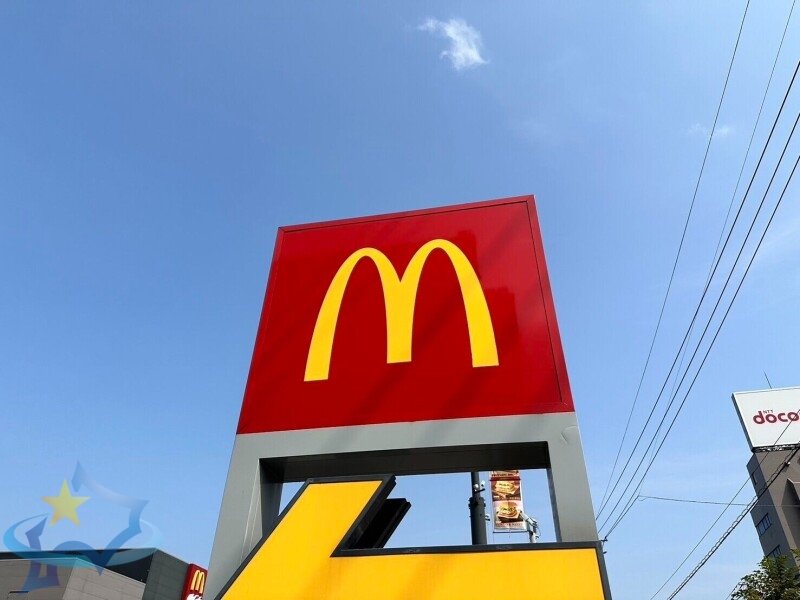 飲食店　マクドナルド札幌ヨドバシカメラ店（飲食店）まで317m