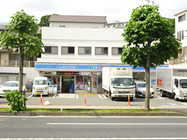 コンビニ　ローソン三ッ沢下町店（コンビニ）まで230m