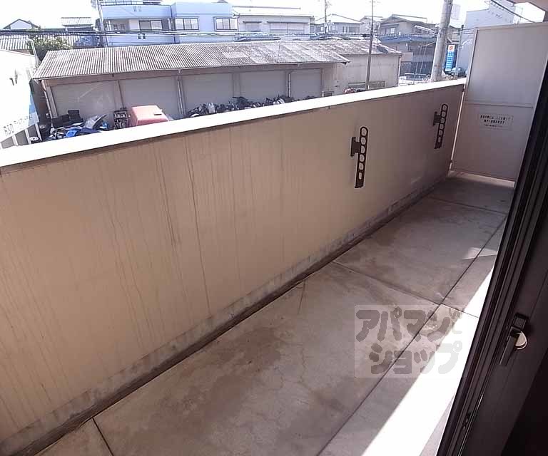 バルコニー　日当たり良好のバルコニーです。