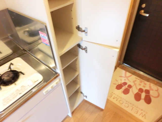 玄関　※別室参考写真　★棚の高さを変えられるシューズＢＯＸ★