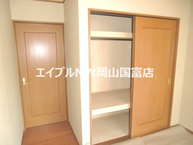 収納　押入れ