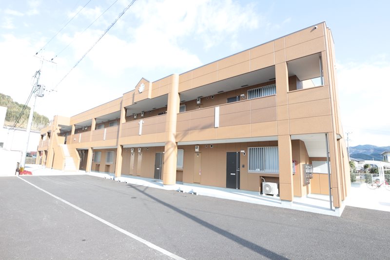 建物外観　古賀市・新宮町・福津市でお部屋を探される際は、トーマスリビン