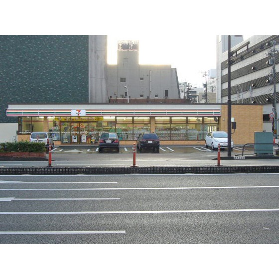 コンビニ　セブンイレブン富山城址公園前店（コンビニ）まで1300m