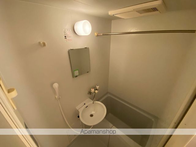 レオパレスセレステ湖山の風呂写真