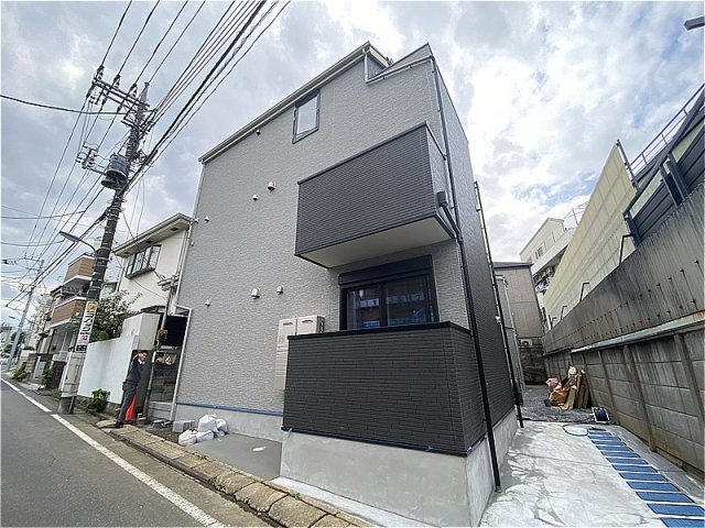 建物外観　落ち着いたシックなデザインの外観