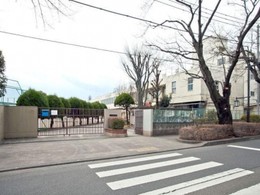 中学校　立川市立第六中学校（中学校）まで910m