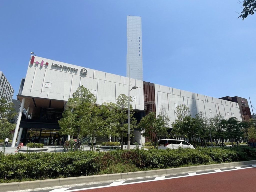 ショッピングセンター　ららテラスHARUMI　FLAG（ショッピングセンター）まで660m