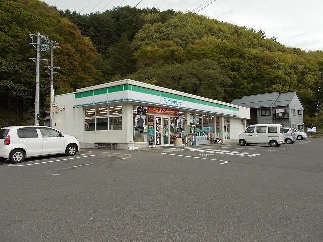 コンビニ　ファミリーマート　茅野本町東店（コンビニ）まで1220m