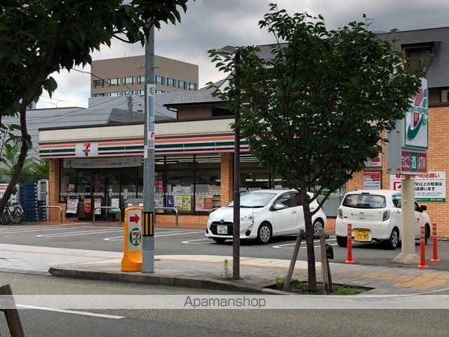 コンビニ　セブンイレブン（コンビニ）まで351m
