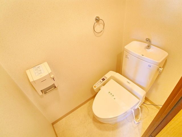 トイレ　☆温水洗浄便座☆