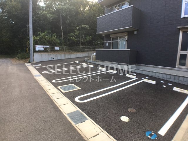 駐車場　車をお持ちの方に嬉しい駐車場付きの物件です