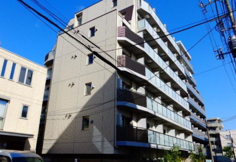 建物外観　★外壁タイル張り、重厚感のある外観★