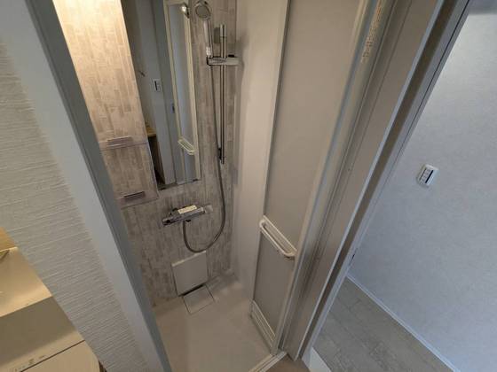 バス・シャワールーム　※別部屋の写真です