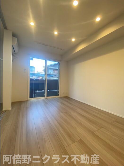 居室・リビング　内装は別部屋の参考写真です。