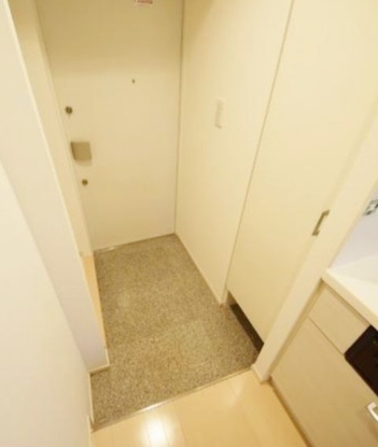 玄関　別部屋同仕様タイプ