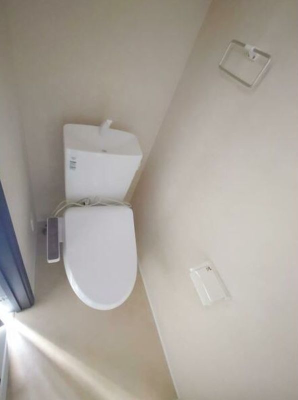 トイレ　同物件内別号室のお写真になります