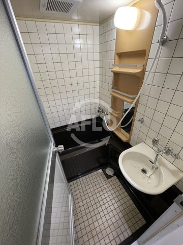 バス・シャワールーム　Calmare namba west 　カルマーレナンバウエ