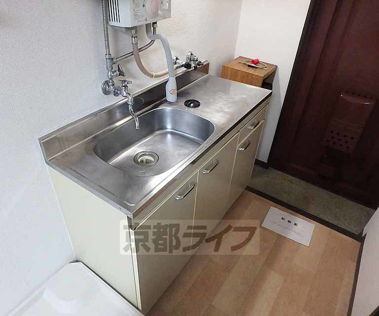 キッチン　洗い物がしやすい広めのシンクのキッチンです。