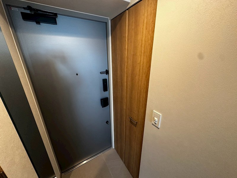 THE SENSE RESIDENCE 甲南山手の玄関写真