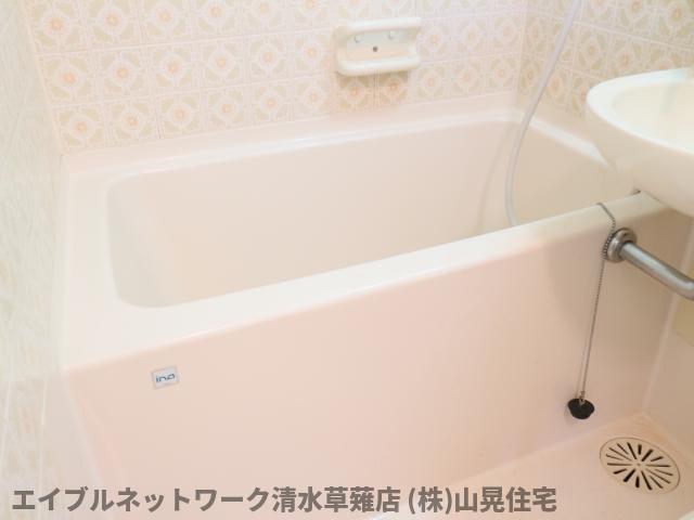 バス・シャワールーム　ゆったり過ごせるお風呂です