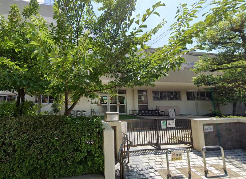 小学校　飯塚小学校（小学校）まで260m