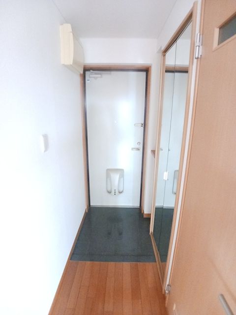 ＪＲ信越本線 北高崎駅 徒歩29分 3階建 築20年の玄関写真