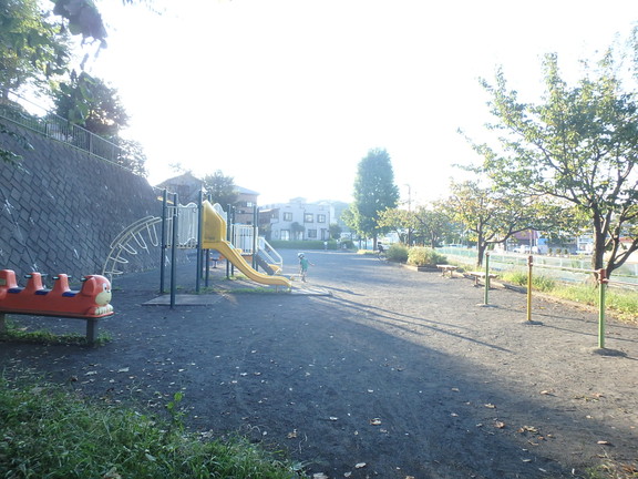 公園　平４丁目公園（公園）まで405m