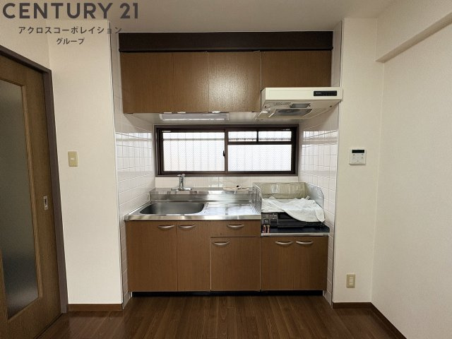 キッチン　収納豊富なキッチンです♪