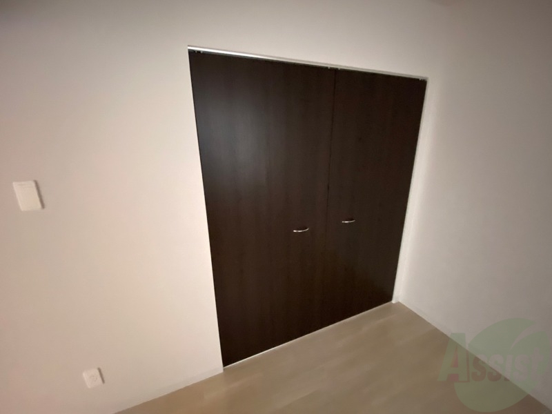 収納　寝室の収納です。部屋がすっきり片付きます。