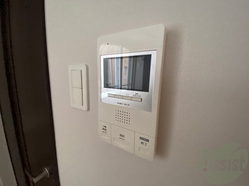 セキュリティ　ＴＶモニター付インターホンです。来客者の顔が見えるので安心！