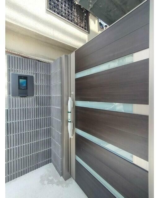 エントランス　お洒落な建物デザイン♪