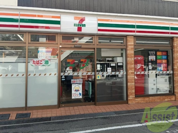 コンビニ　セブンイレブン阪急雲雀丘花屋敷駅前店（コンビニ）まで943m