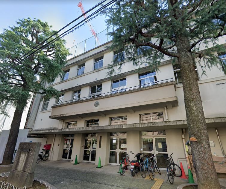 小学校　文京区立明化小学校（小学校）まで247m