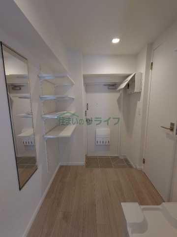 都営大江戸線 飯田橋駅 徒歩12分 8階建 築43年の玄関写真