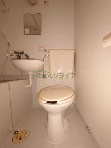 京王線 笹塚駅 徒歩5分 13階建 築24年のトイレ写真