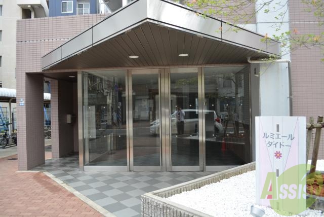 エントランス　管理もしっかりしております。