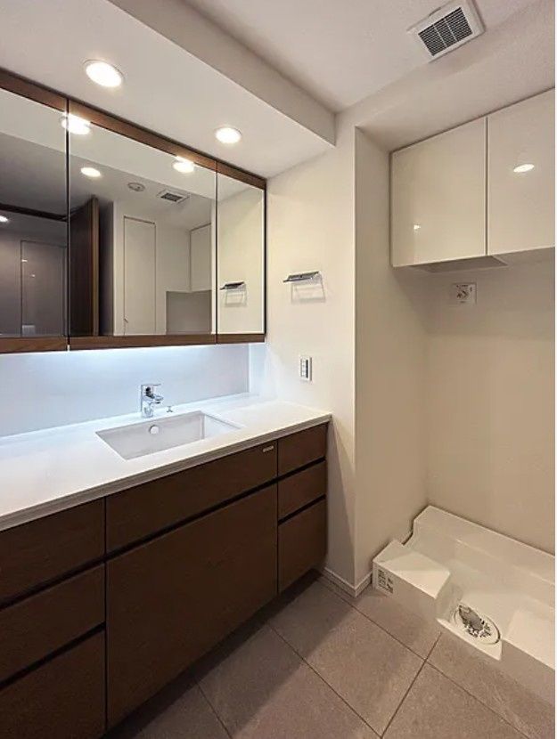 洗面設備　写真は同タイプ住居です。