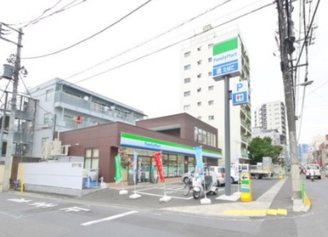 コンビニ　ファミリーマート中野弥生町二丁目店（コンビニ）まで590m