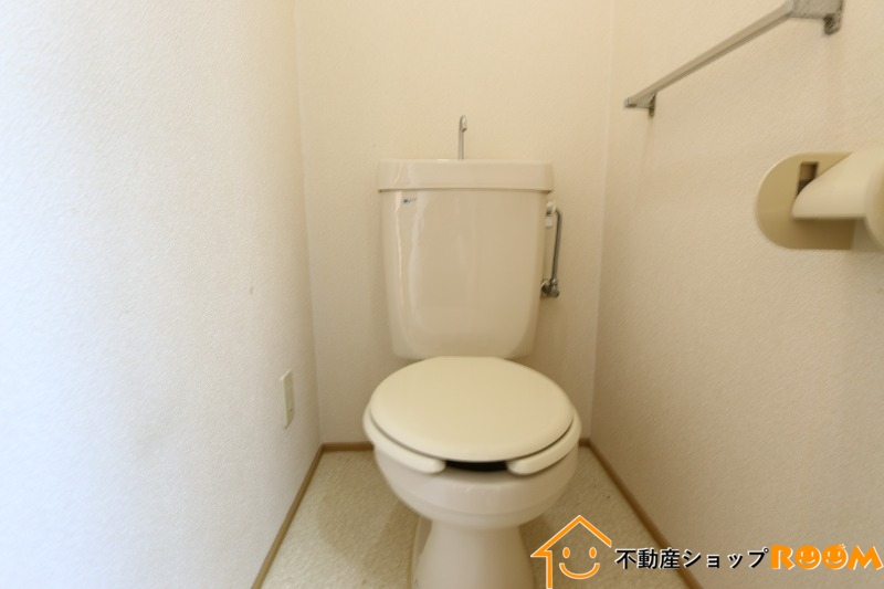 ＪＲ鹿児島本線 西牟田駅 徒歩11分 2階建 築31年のトイレ写真