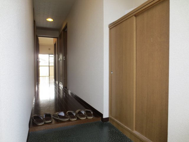 玄関　別号室の参考写真です。