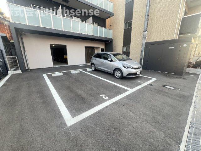 駐車場　駐車場に車を止められます