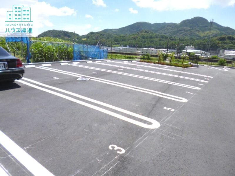 駐車場　駐車場