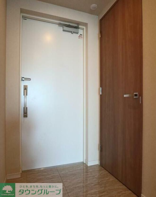 玄関　同じ間取りの別部屋写真