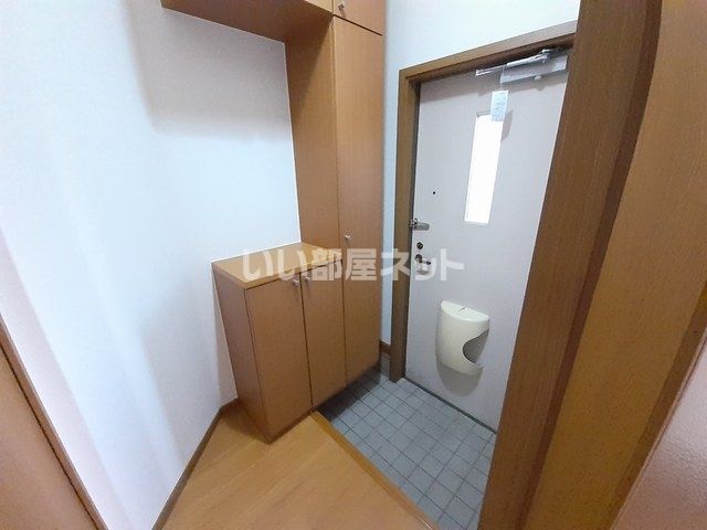 ＪＲ和歌山線 大和新庄駅 徒歩16分 2階建 築24年の玄関写真