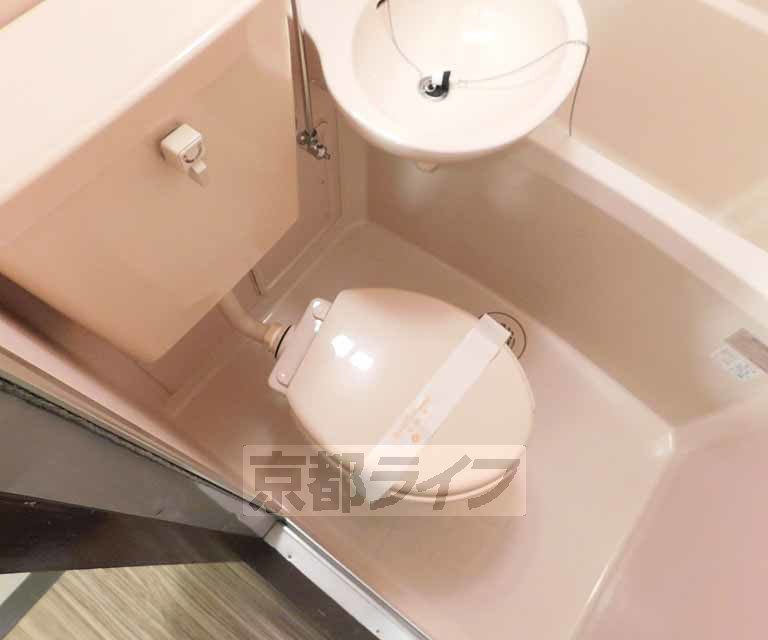 地下鉄東西線 小野駅 徒歩11分 5階建 築38年のトイレ写真